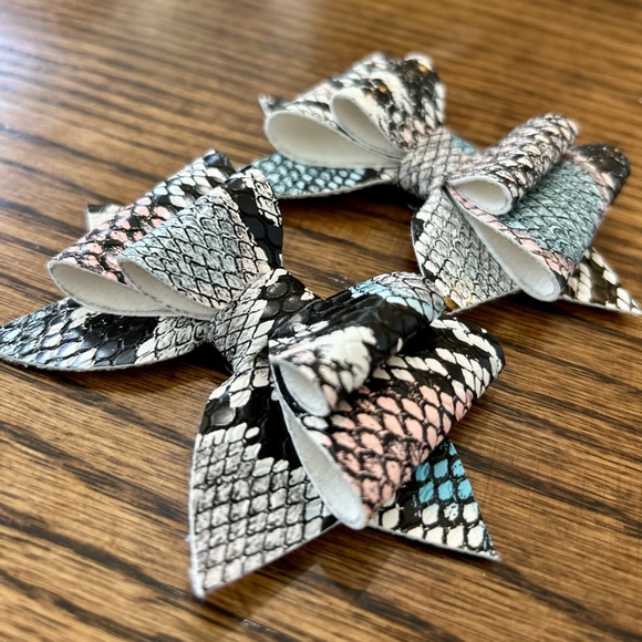 SOLD•Shoe Clips - Picture 3 of 3